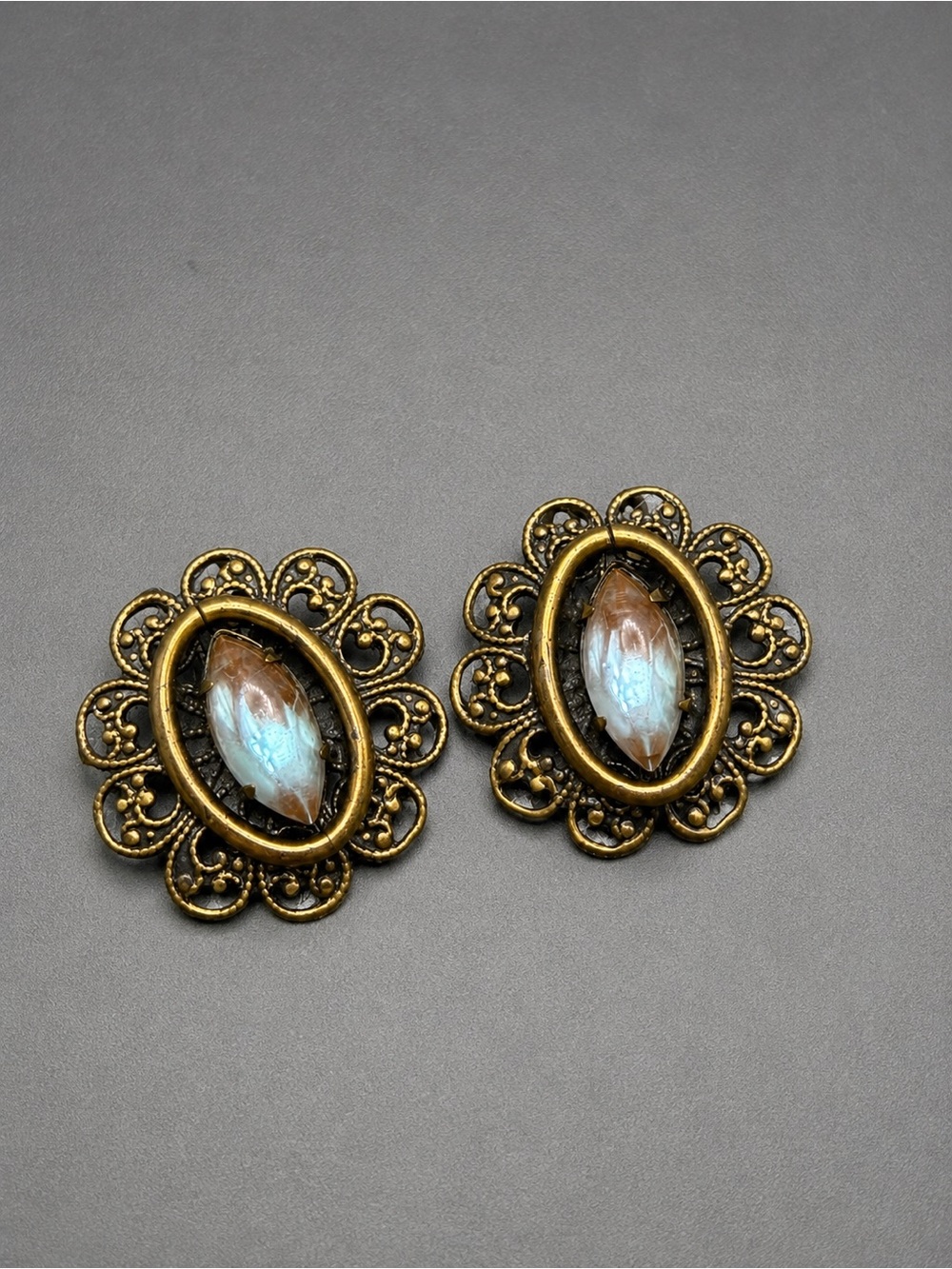 Vintage Saphiret Clip Earrings